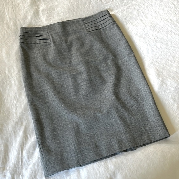 Le Chateau Women’s Size 3/4 Pencil/Midi Skirt - Picture 2 of 5